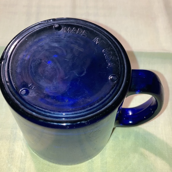 COBALT BLUE GLASS cup made in USA, no chips, cracks, problems.   $19 - Picture 4 of 7